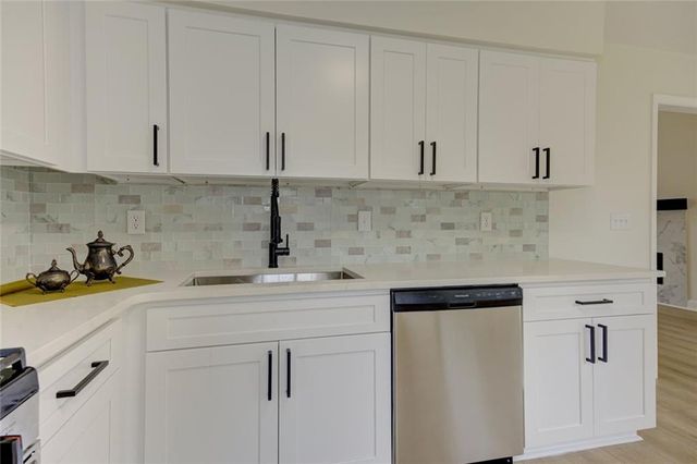 1039 Boardwalk Drive, Lawrenceville, GA 30044