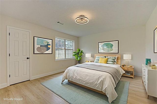 1039 Boardwalk Drive, Lawrenceville, GA 30044