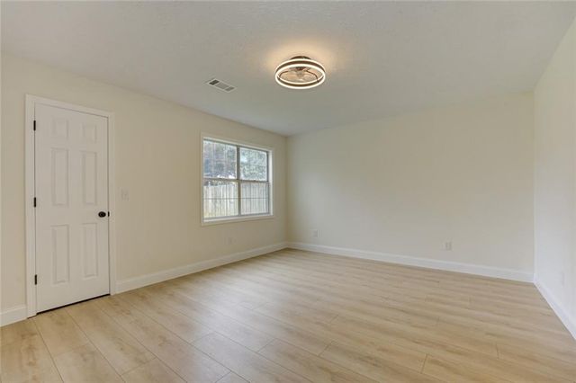 1039 Boardwalk Drive, Lawrenceville, GA 30044