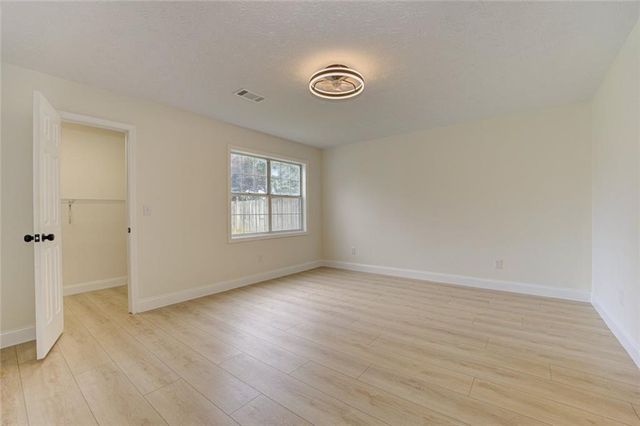 1039 Boardwalk Drive, Lawrenceville, GA 30044