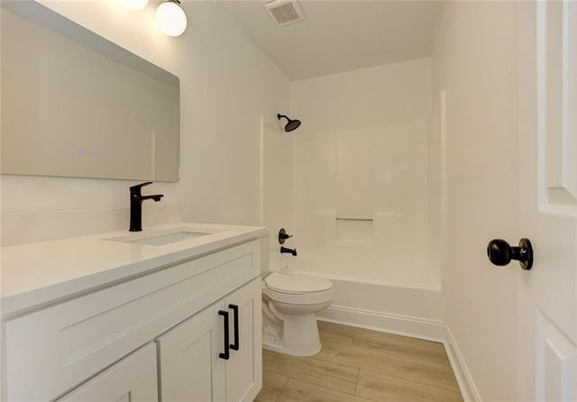 1039 Boardwalk Drive, Lawrenceville, GA 30044