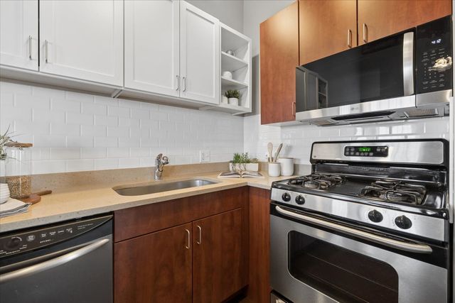 3150 N Sheffield Avenue 606, Chicago, IL 60657