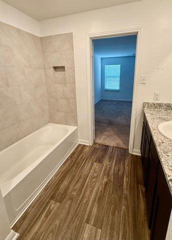 509 Riverdale DR, Jarrell, TX 76537