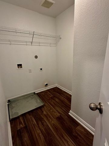 509 Riverdale DR, Jarrell, TX 76537