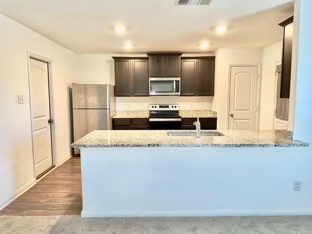 509 Riverdale DR, Jarrell, TX 76537