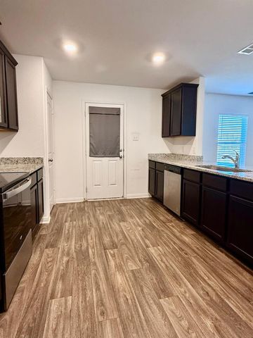 509 Riverdale DR, Jarrell, TX 76537