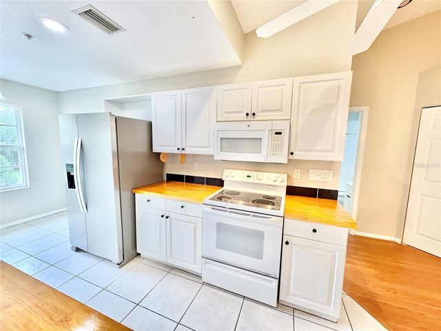 6554 FAIRWAY GARDENS DRIVE 6554, Bradenton, FL 34203