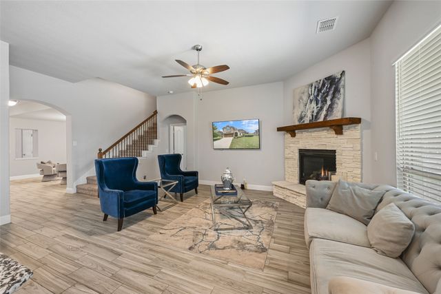 933 Vista Lane, Desoto, TX 75115