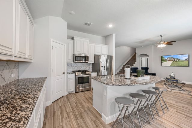 933 Vista Lane, Desoto, TX 75115