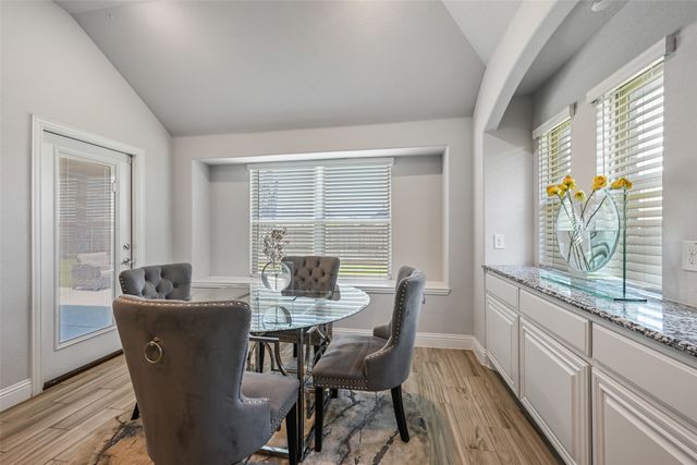 933 Vista Lane, Desoto, TX 75115