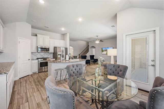 933 Vista Lane, Desoto, TX 75115