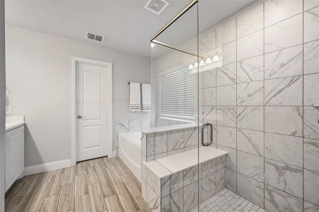 933 Vista Lane, Desoto, TX 75115