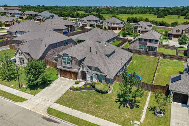 933 Vista Lane, Desoto, TX 75115