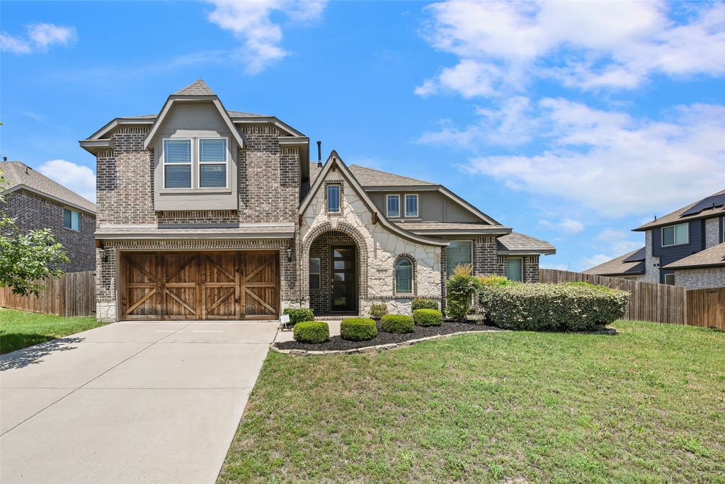 933 Vista Lane, Desoto, TX 75115