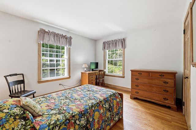 18 Red Gate Ln, Amherst, MA 01002