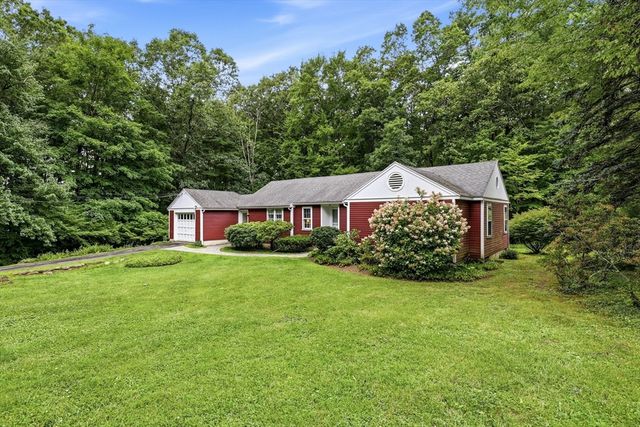 18 Red Gate Ln, Amherst, MA 01002