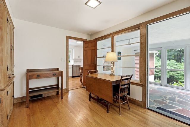 18 Red Gate Ln, Amherst, MA 01002