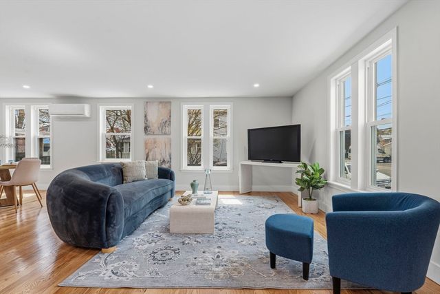 8 Hammatt St 2, Ipswich, MA 01938