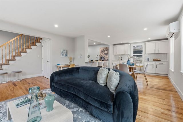 8 Hammatt St 2, Ipswich, MA 01938