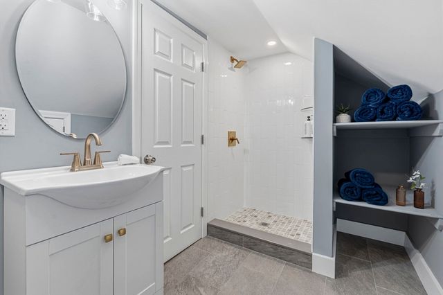 8 Hammatt St 2, Ipswich, MA 01938