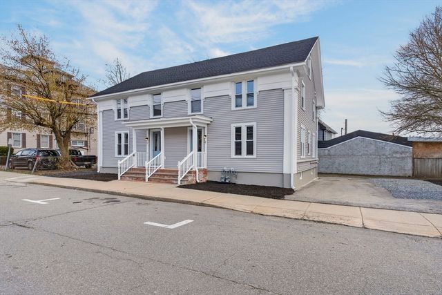 8 Hammatt St 2, Ipswich, MA 01938