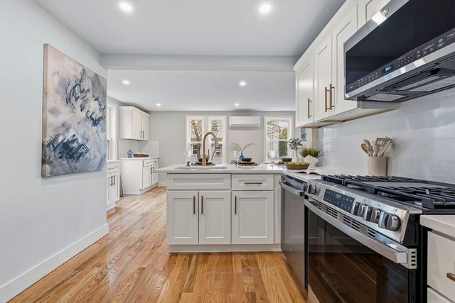 8 Hammatt St 2, Ipswich, MA 01938