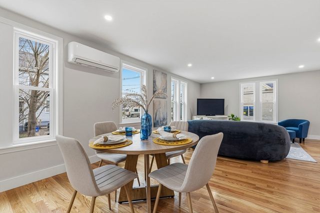 8 Hammatt St 2, Ipswich, MA 01938