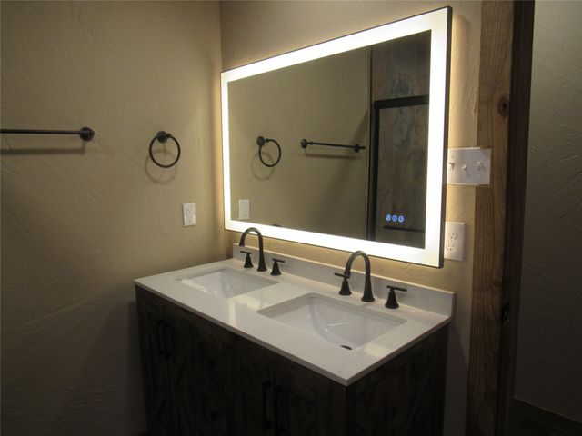 391 County Road 147, Gainesville, TX 76240