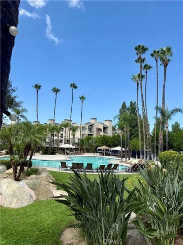 5515 Canoga 304, Woodland Hills, CA 91367