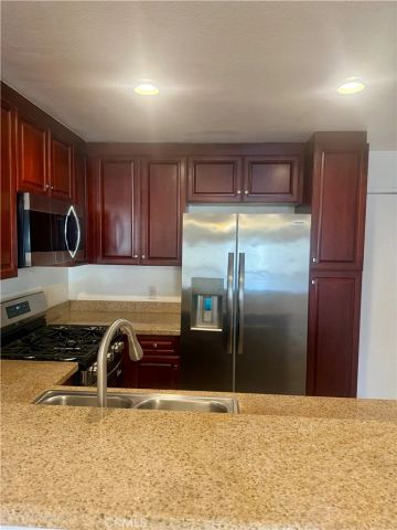 5515 Canoga 304, Woodland Hills, CA 91367