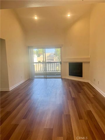 5515 Canoga 304, Woodland Hills, CA 91367