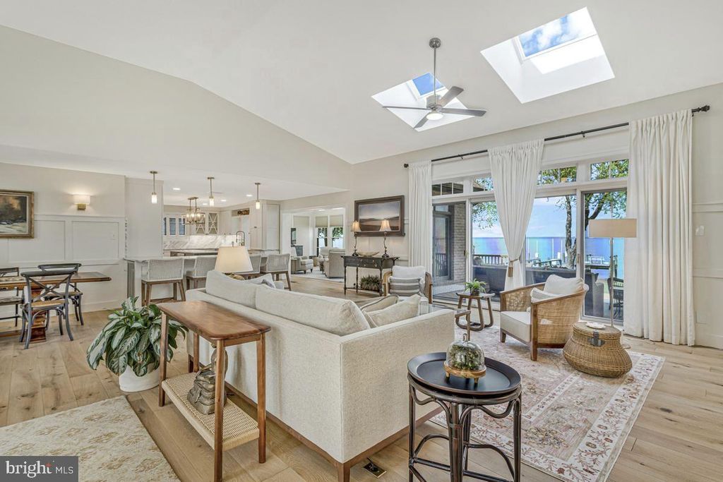 Image 10 of property listing at 11610 BACHELORS HOPE CT, Issue, MD 20645