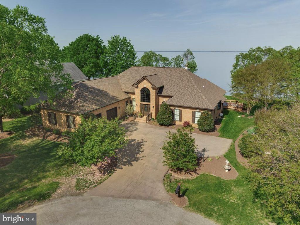 Image 2 of property listing at 11610 BACHELORS HOPE CT, Issue, MD 20645