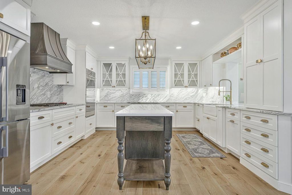 Image 20 of property listing at 11610 BACHELORS HOPE CT, Issue, MD 20645