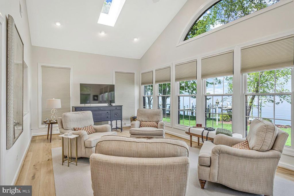 Image 23 of property listing at 11610 BACHELORS HOPE CT, Issue, MD 20645