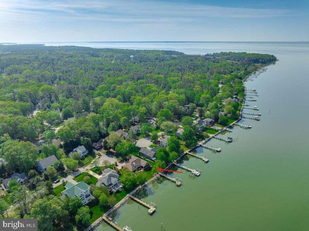 Image 3 of property listing at 11610 BACHELORS HOPE CT, Issue, MD 20645