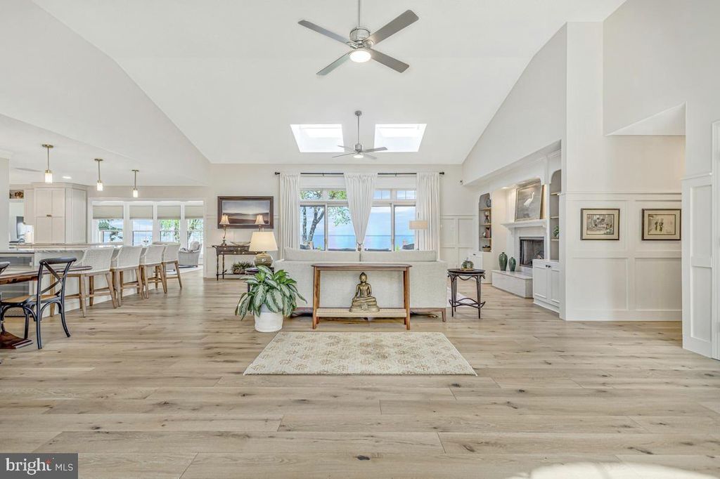 Image 5 of property listing at 11610 BACHELORS HOPE CT, Issue, MD 20645