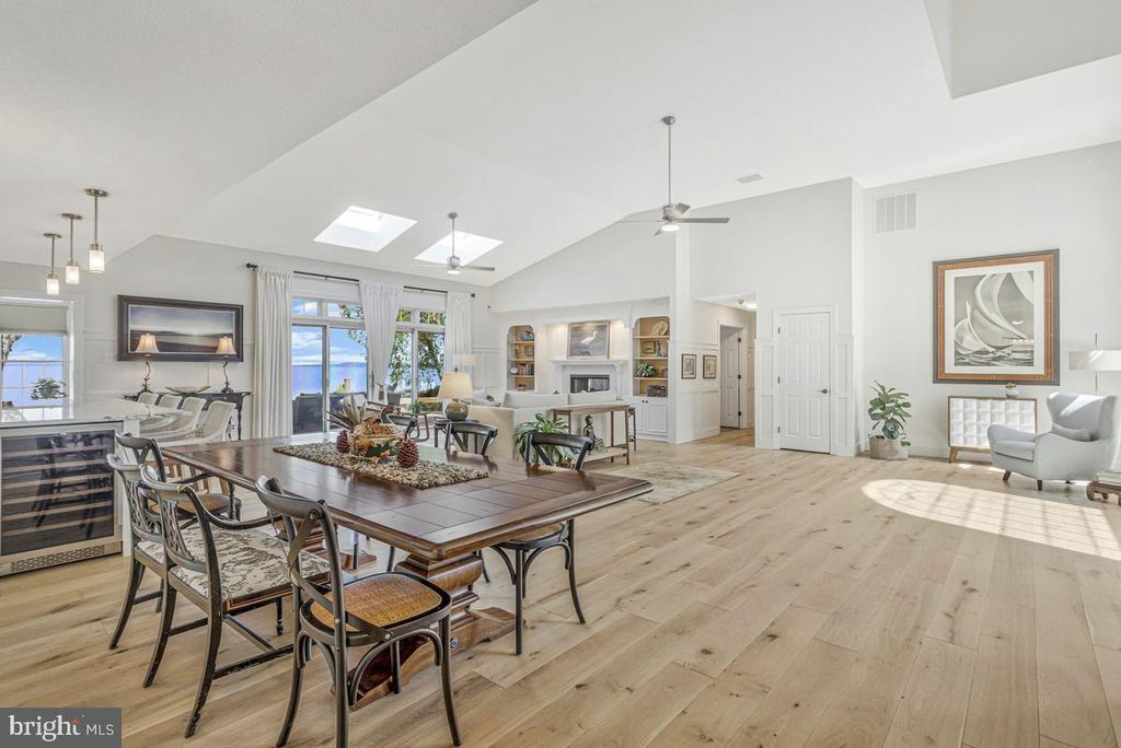 Image 7 of property listing at 11610 BACHELORS HOPE CT, Issue, MD 20645