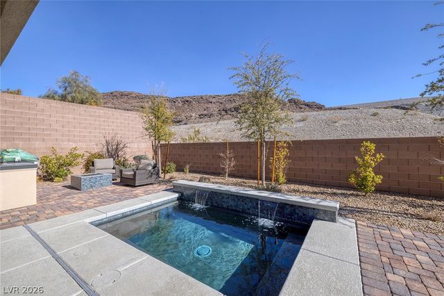 12 Hilltop Crest Street, Henderson, NV 89011