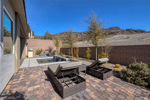 12 Hilltop Crest Street, Henderson, NV 89011