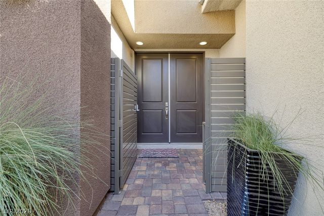 12 Hilltop Crest Street, Henderson, NV 89011