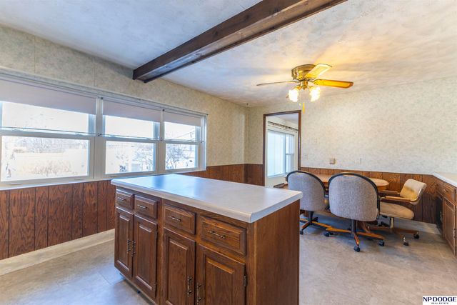 5630 Oak Street, Omaha, NE 68106