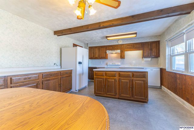 5630 Oak Street, Omaha, NE 68106