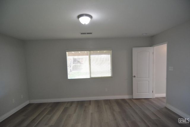 6011 Oneida Falls Drive, Bakersfield, CA 93312