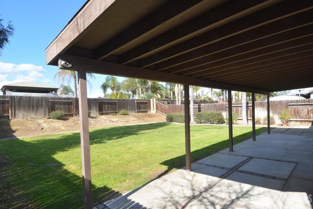 6011 Oneida Falls Drive, Bakersfield, CA 93312