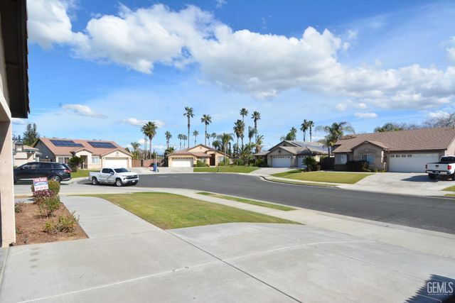 6011 Oneida Falls Drive, Bakersfield, CA 93312