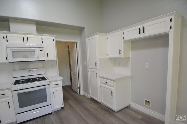 6011 Oneida Falls Drive, Bakersfield, CA 93312