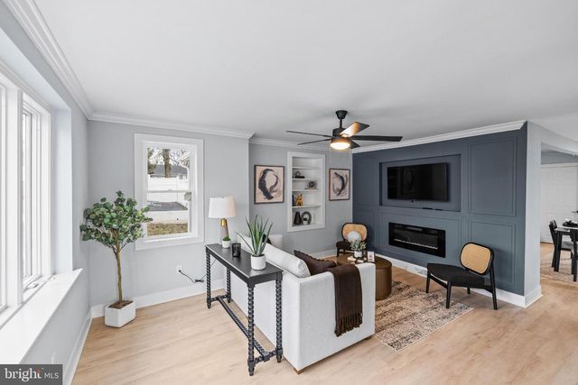 15 HENRY AVE, Collegeville, PA 19426