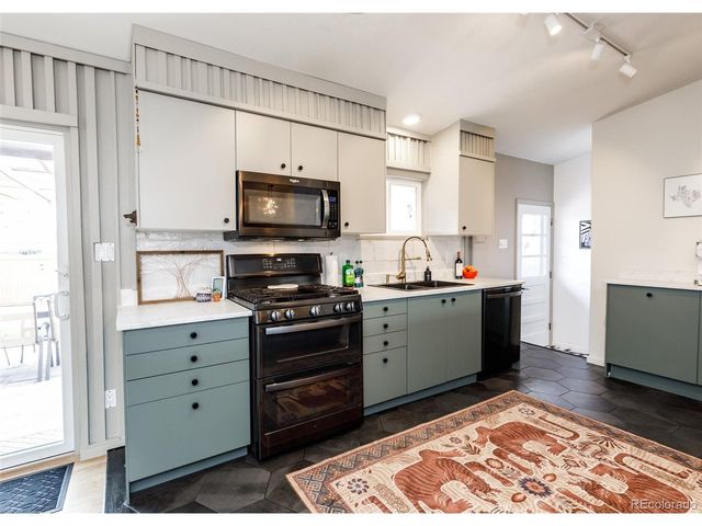 609 Pioneer Ln, Colorado Springs, CO 80904