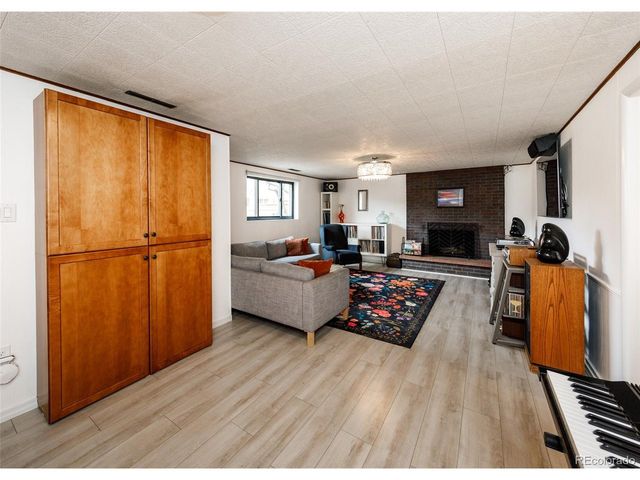 609 Pioneer Ln, Colorado Springs, CO 80904